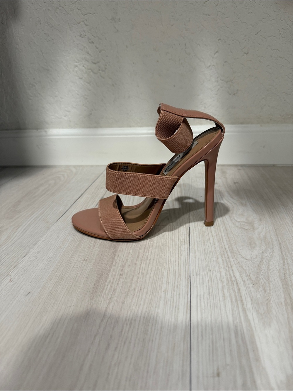 Strappy High Heel Sandal in Dusty Rose by (No Brand)